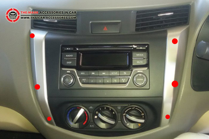 ถอดหน้ากากวิทยุรถยนต์-NISSAN-NAVARA-NP300(1)