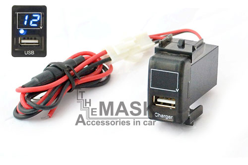 USB Charger & Voltage Display NISSAN